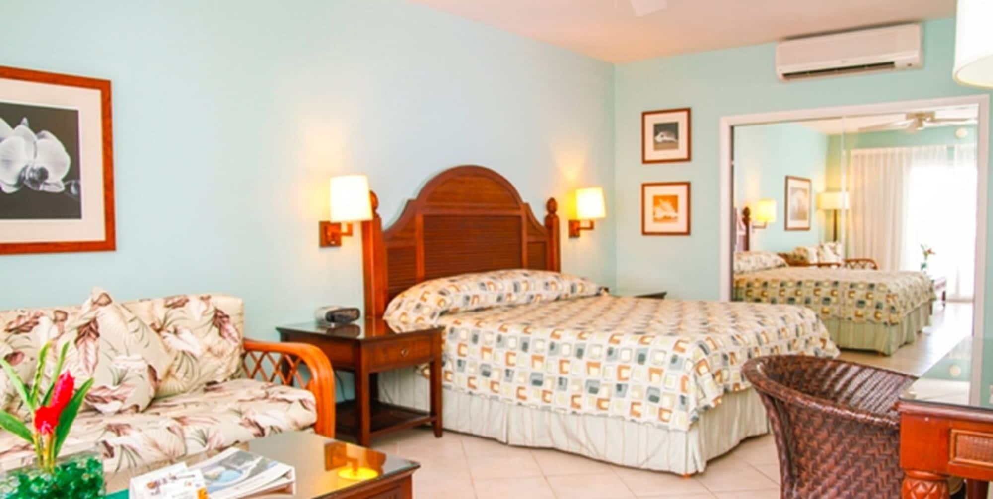 Trade Winds Hotel Dickenson Bay Esterno foto