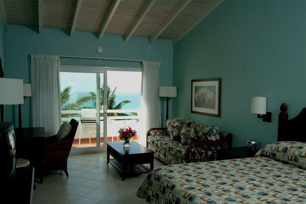 Trade Winds Hotel Dickenson Bay Esterno foto