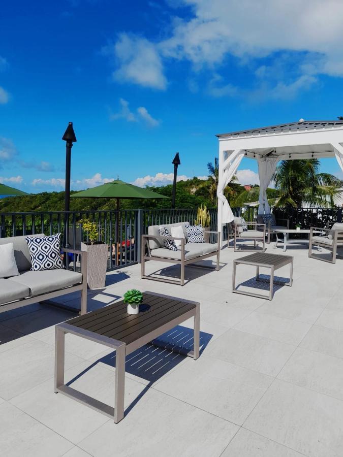 Trade Winds Hotel Dickenson Bay Esterno foto