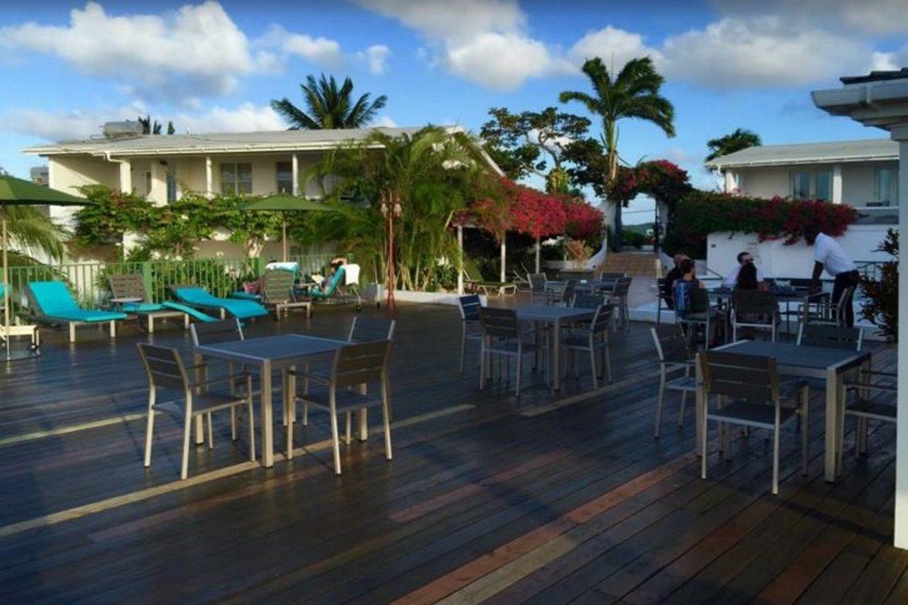 Trade Winds Hotel Dickenson Bay Esterno foto