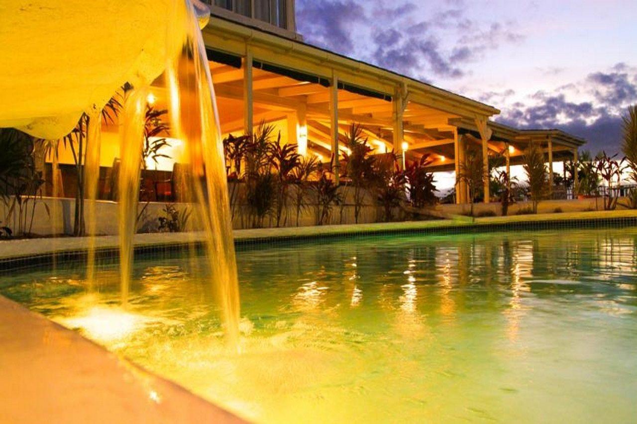 Trade Winds Hotel Dickenson Bay Esterno foto
