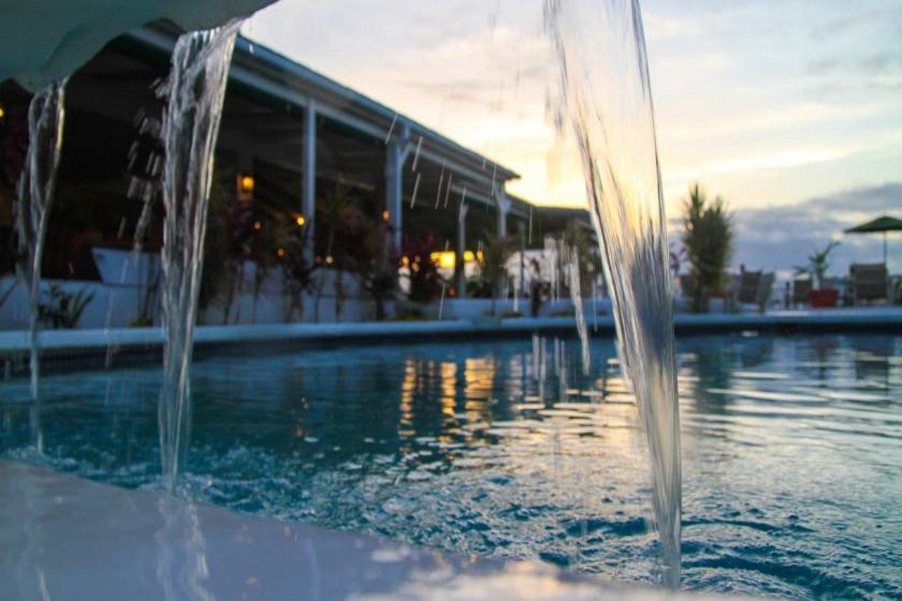 Trade Winds Hotel Dickenson Bay Esterno foto