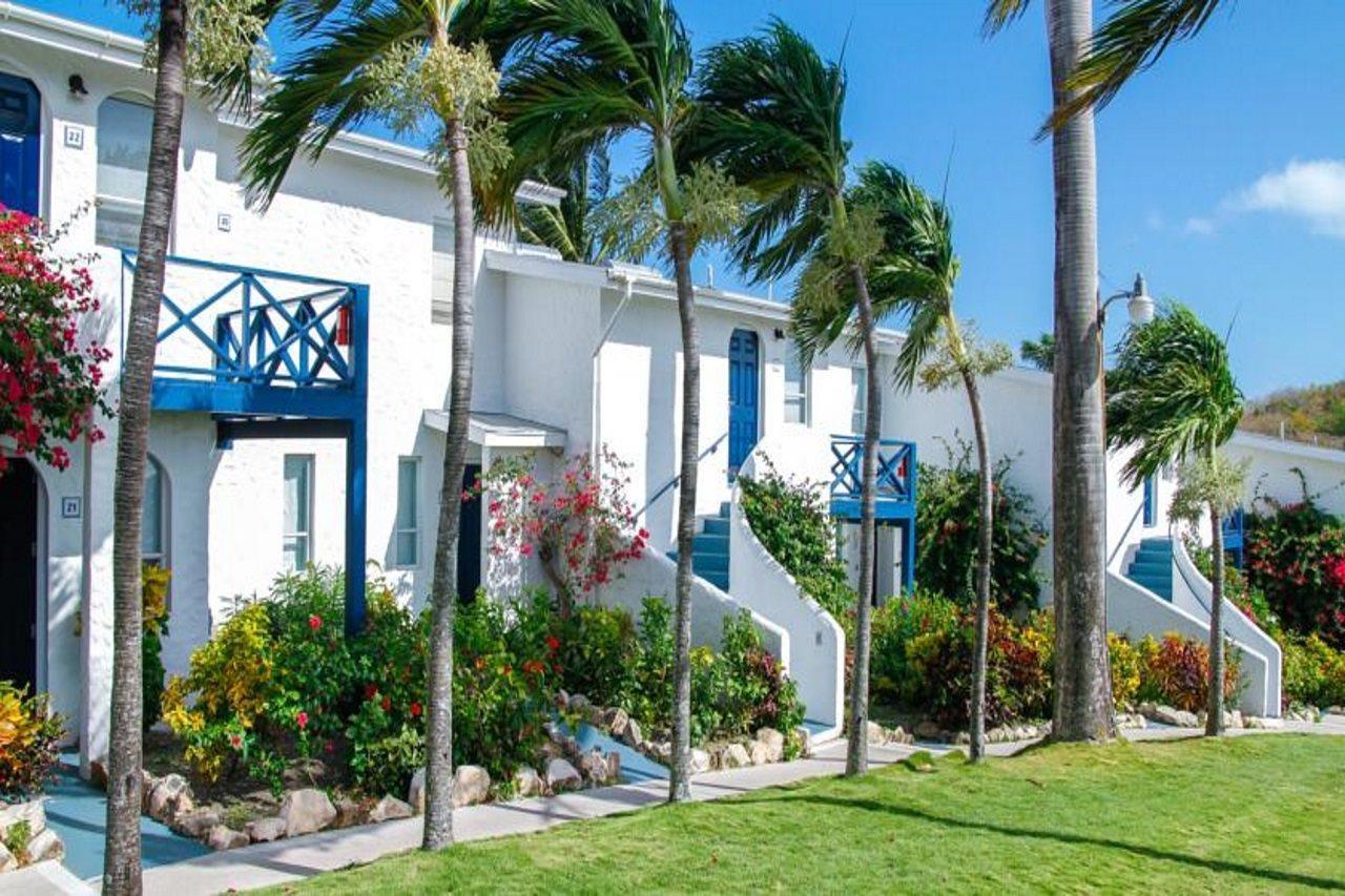Trade Winds Hotel Dickenson Bay Esterno foto
