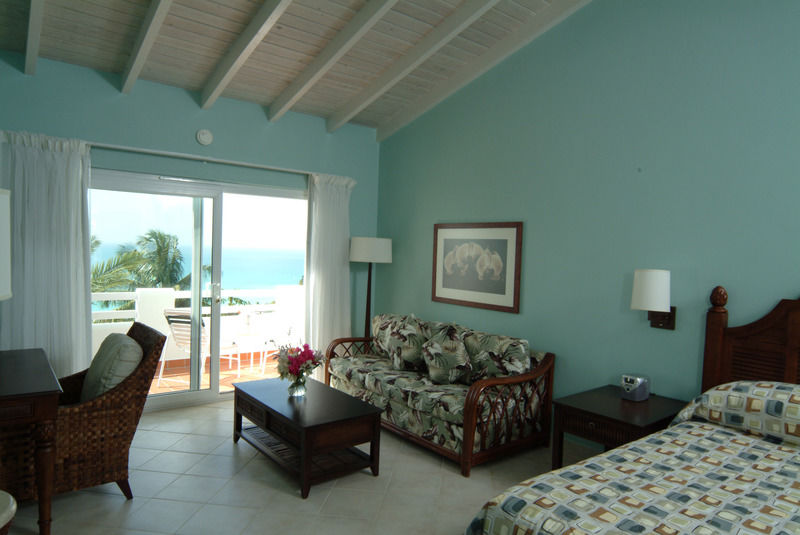 Trade Winds Hotel Dickenson Bay Esterno foto