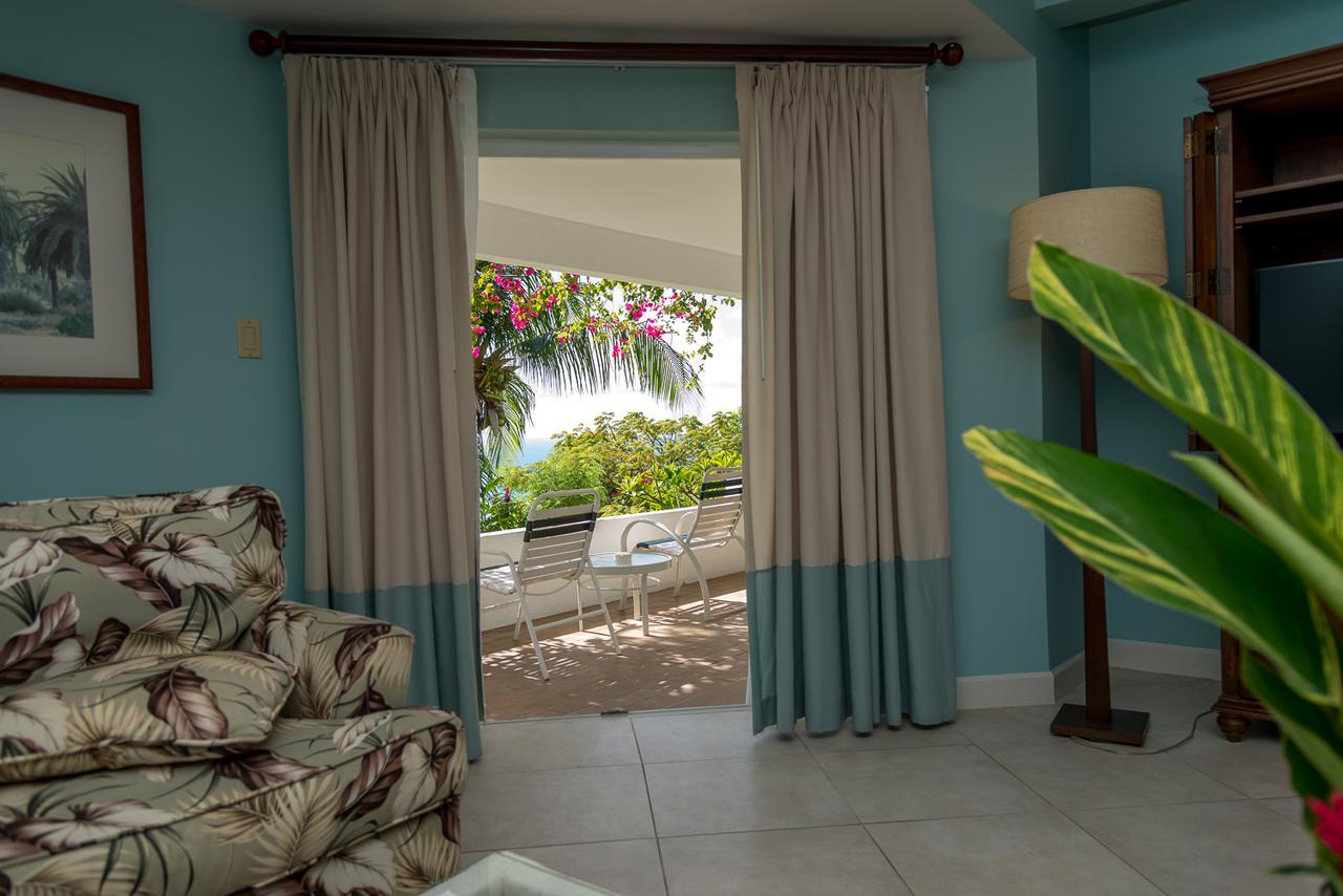 Trade Winds Hotel Dickenson Bay Esterno foto