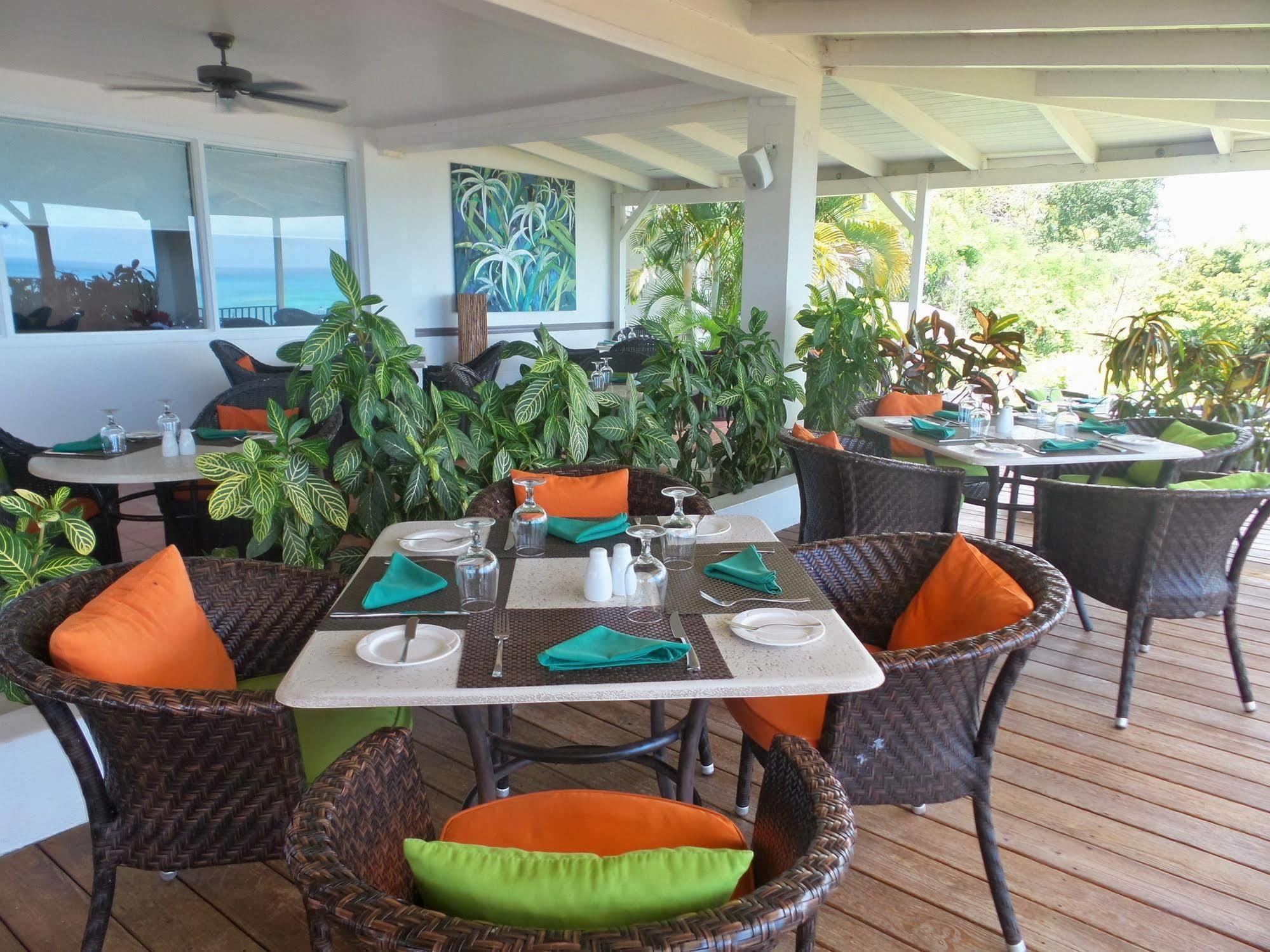 Trade Winds Hotel Dickenson Bay Esterno foto