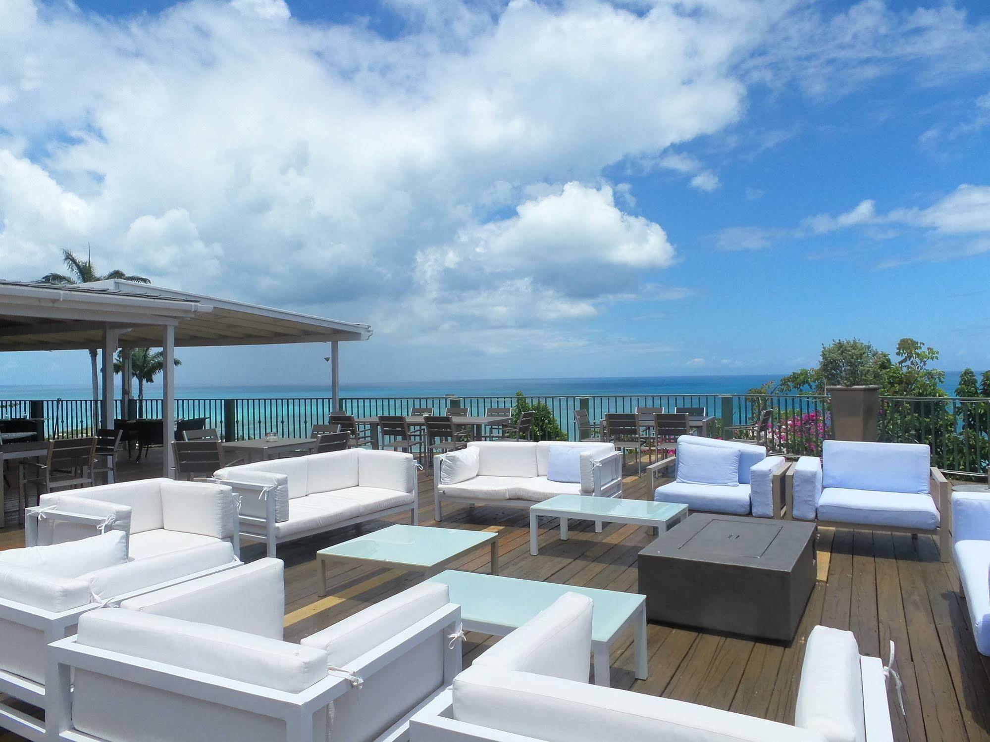 Trade Winds Hotel Dickenson Bay Esterno foto